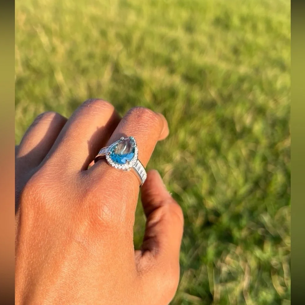 Light sapphire teardrop 2.4CT silver ring with swarovski elements size 9